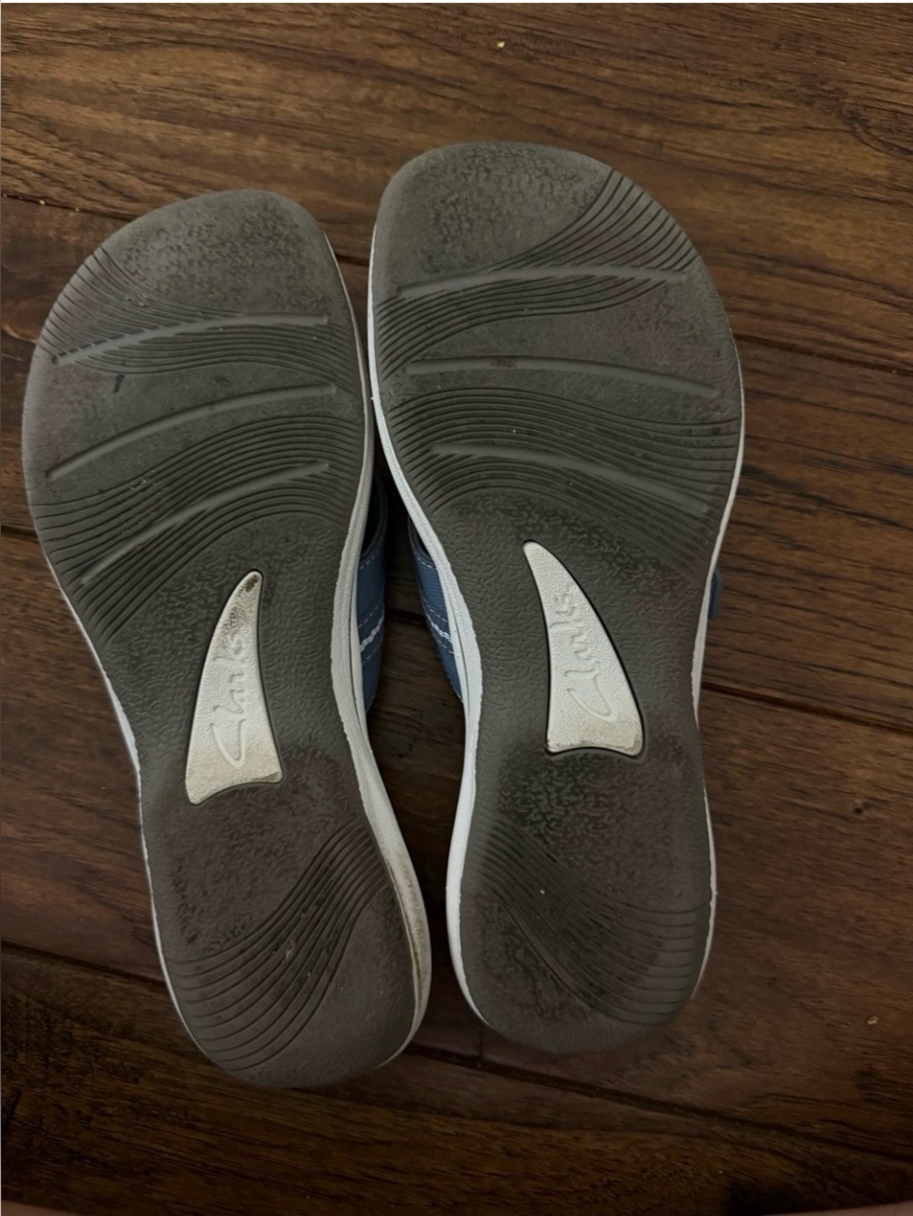 Clarks Cloudsteppers Blue and Gray Women's Cushion Flip Flop Sandals Size 9 - Picture 3 of 3